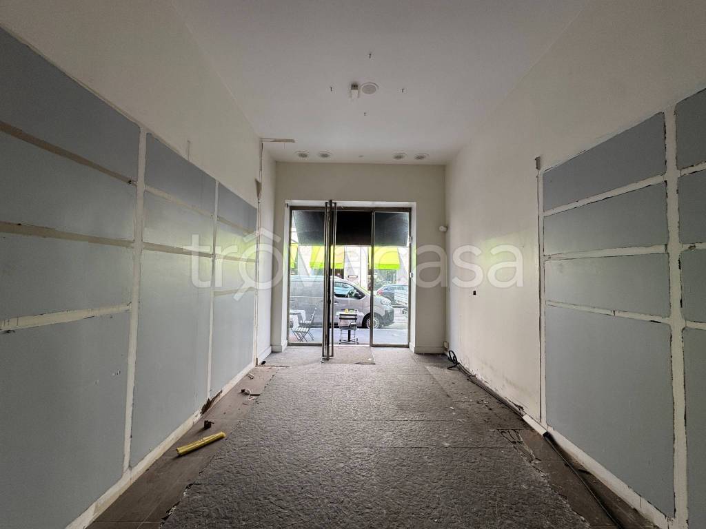 negozio in affitto a Milano