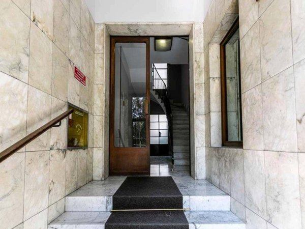 negozio in affitto a Milano in zona Porta Vigentina