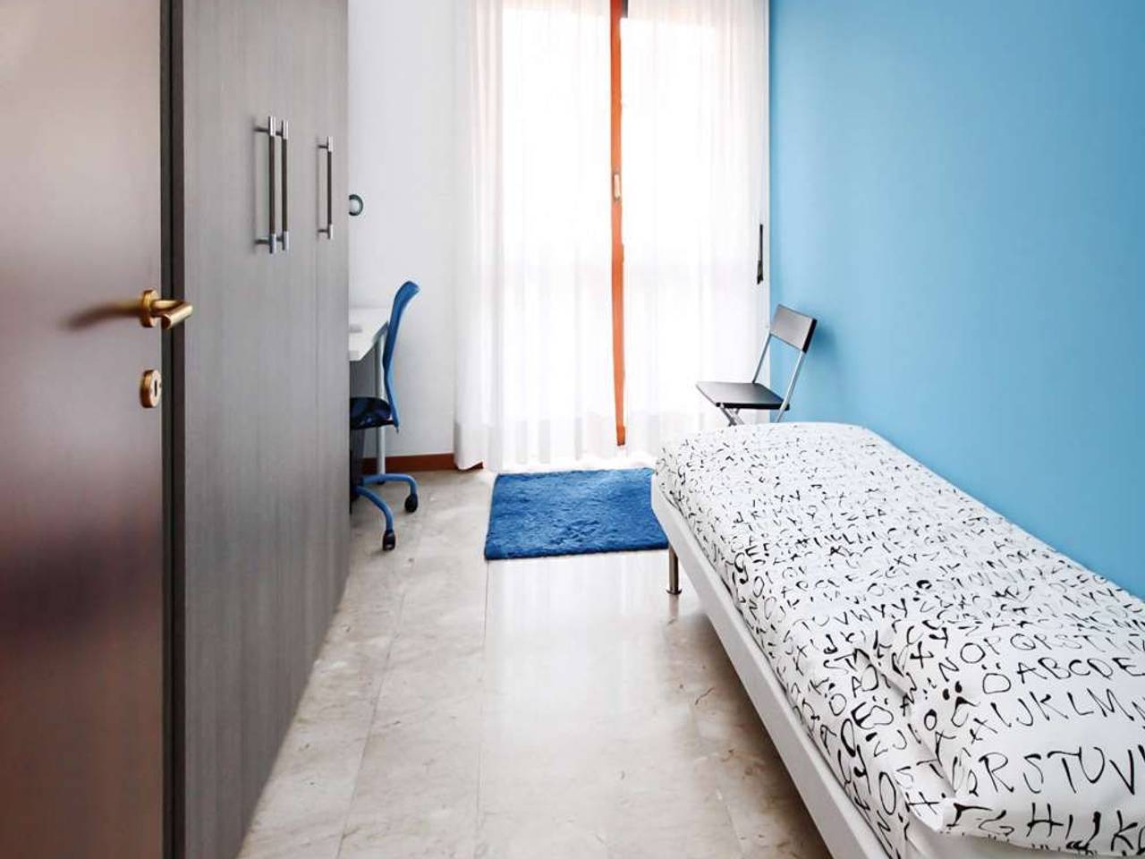 negozio in affitto a Milano in zona Famagosta