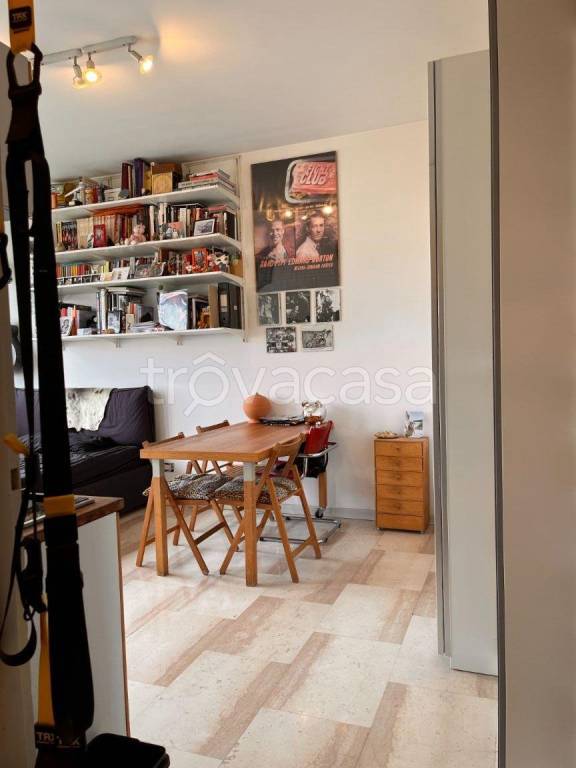 appartamento in affitto a Milano in zona Famagosta