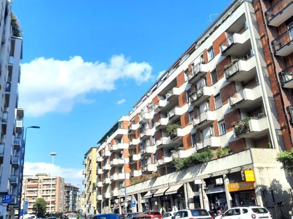 negozio in affitto a Milano in zona Lambrate