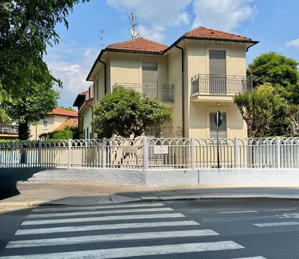 casa indipendente in affitto a Milano in zona Isola