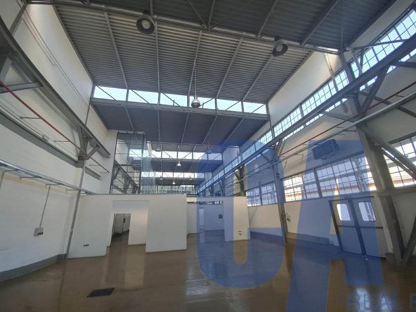 negozio in affitto a Milano in zona Lambrate