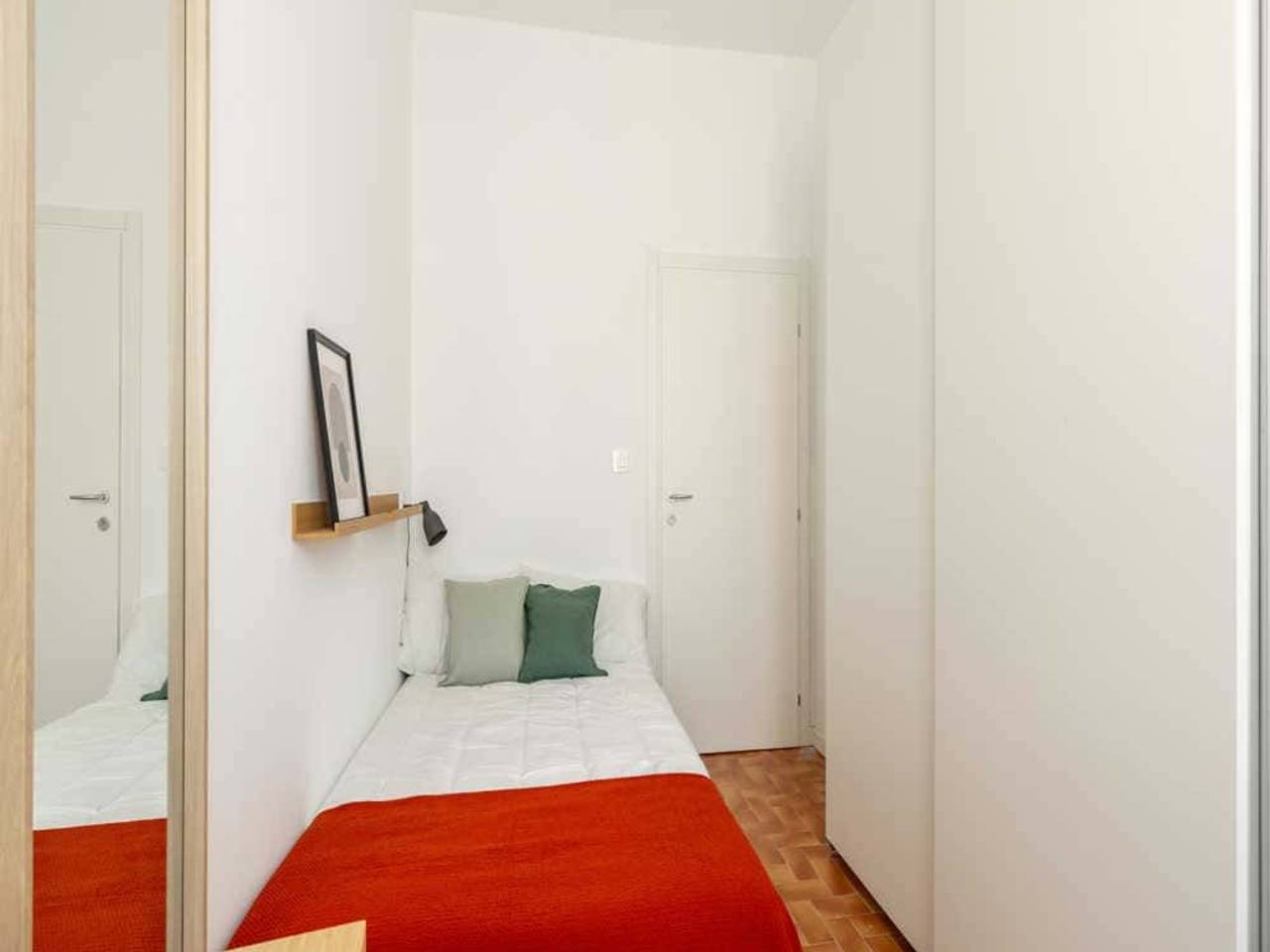 negozio in affitto a Milano in zona Lorenteggio
