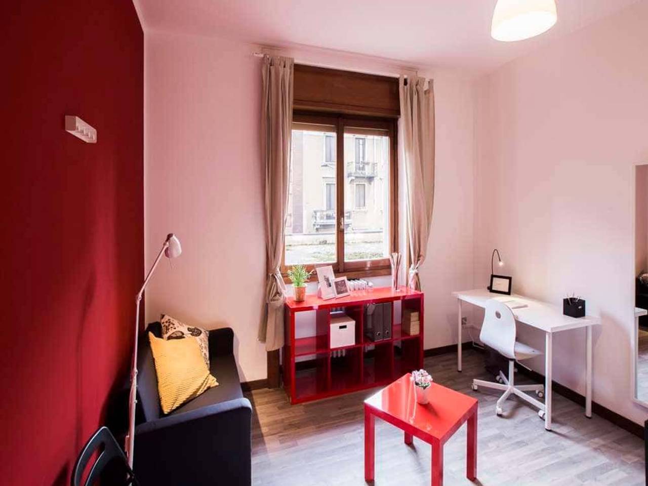 negozio in affitto a Milano in zona Isola