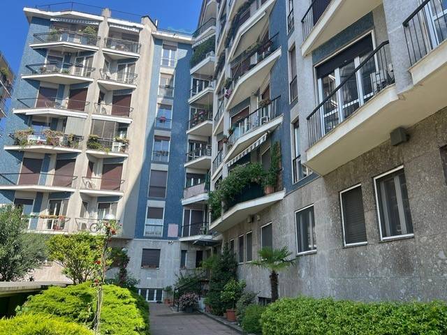 appartamento in affitto a Milano in zona Lorenteggio