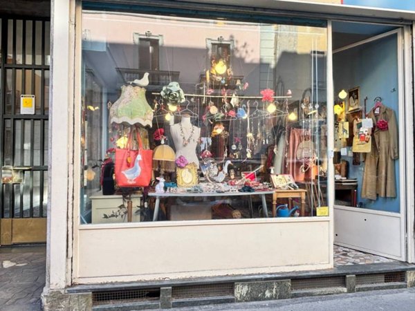 negozio in affitto a Milano in zona Isola
