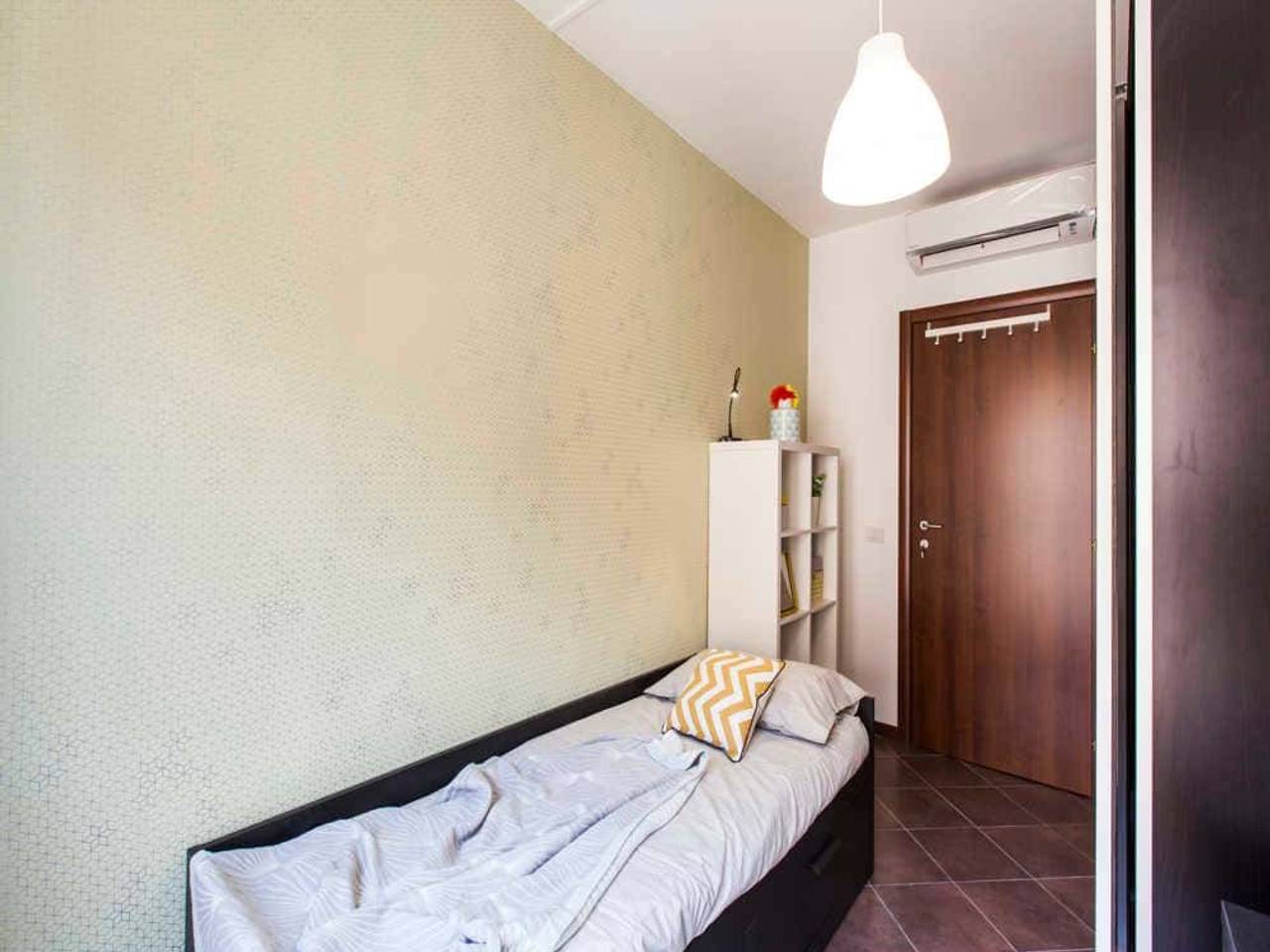 negozio in affitto a Milano in zona Piazzale Lodi
