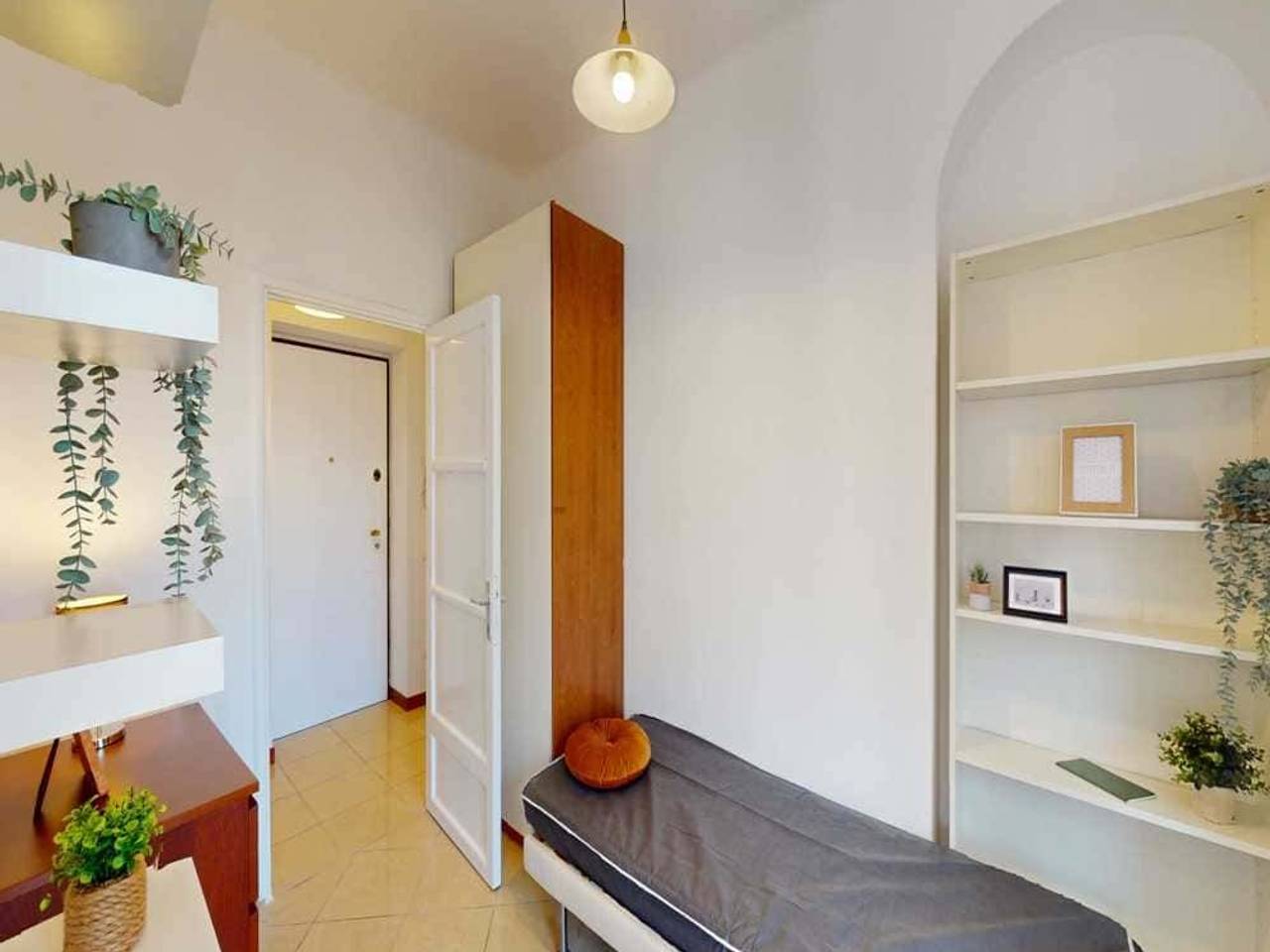 negozio in affitto a Milano in zona Morivione
