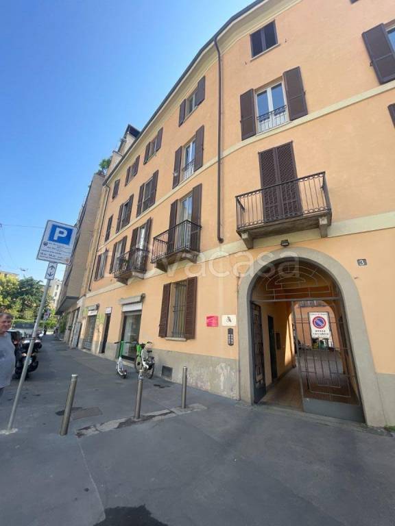 negozio in affitto a Milano