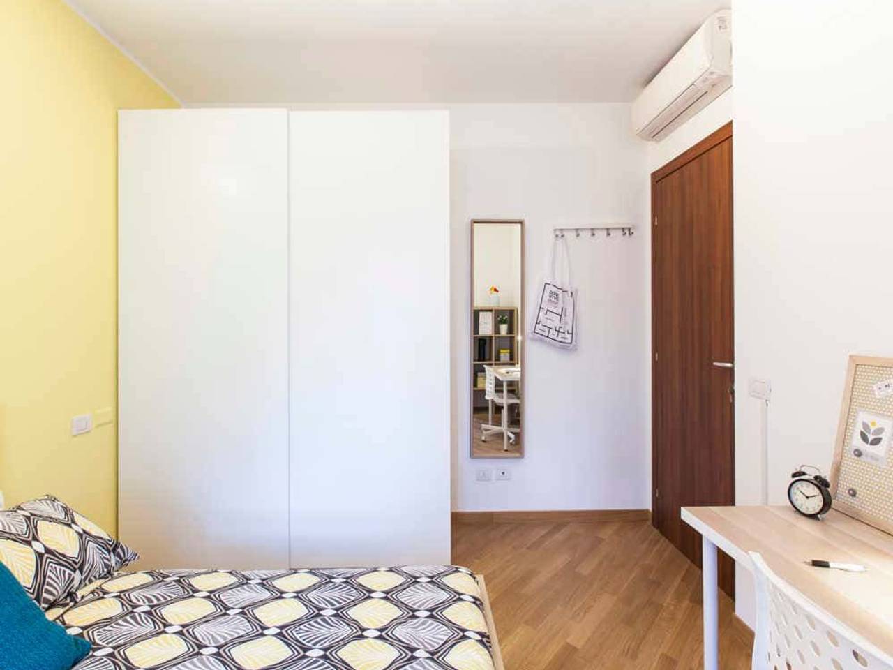 negozio in affitto a Milano in zona Piazzale Lodi
