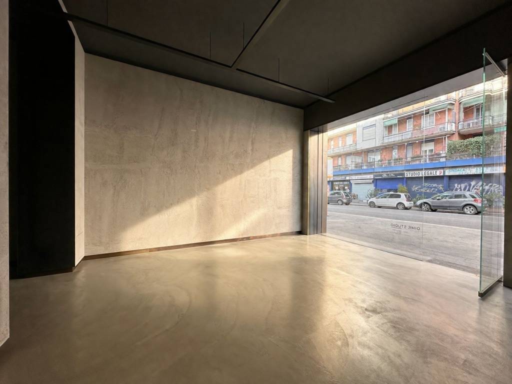 negozio in affitto a Milano in zona Adriano
