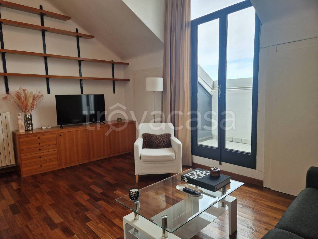 appartamento in affitto a Milano in zona Porta Nuova
