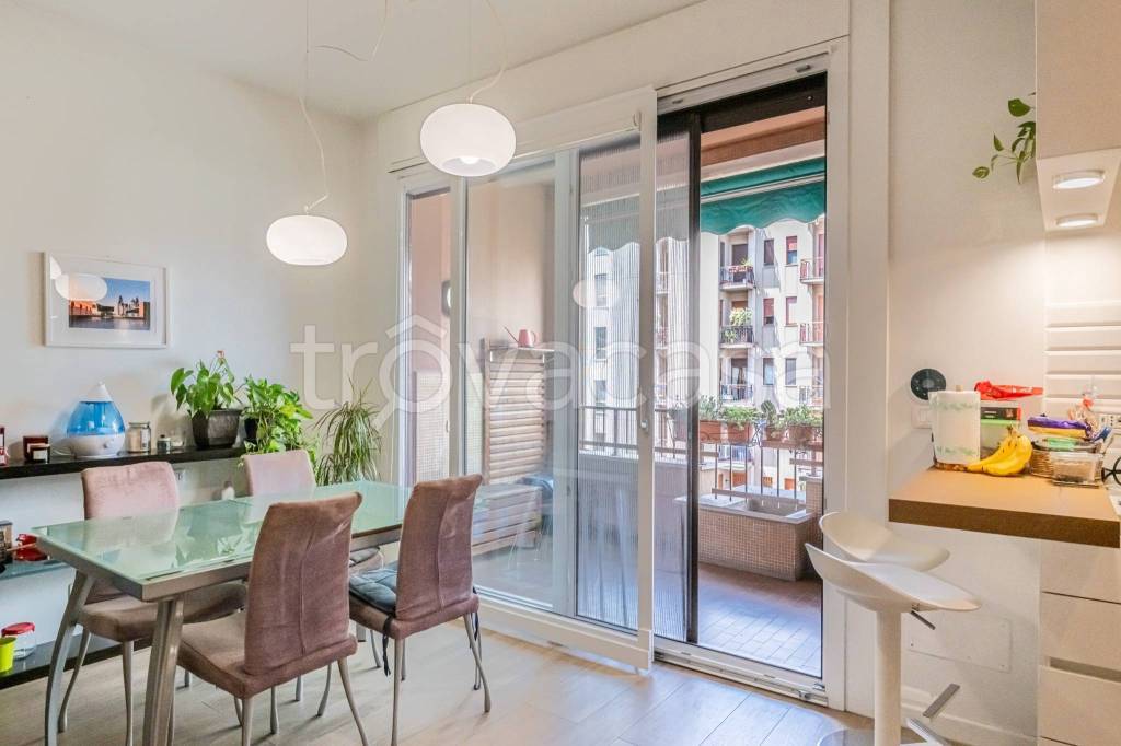 appartamento in affitto a Milano in zona De Angeli