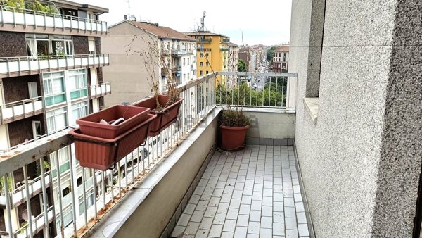 appartamento in affitto a Milano in zona Lorenteggio