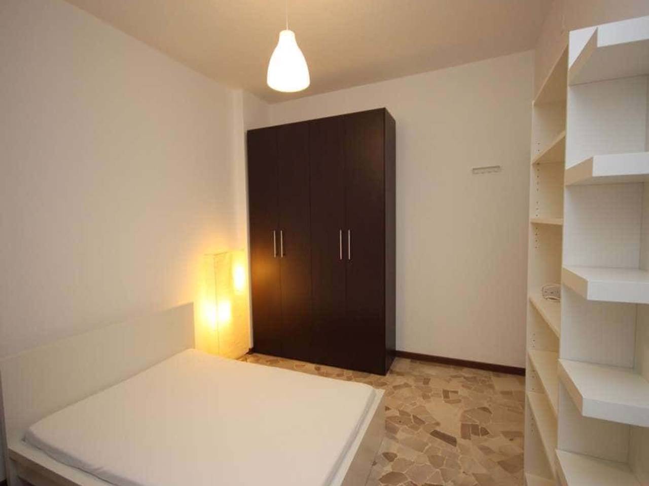negozio in affitto a Milano in zona Lorenteggio