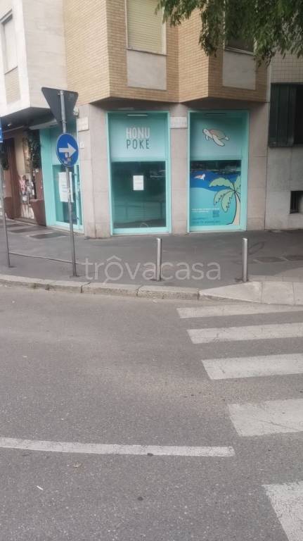 negozio in affitto a Milano