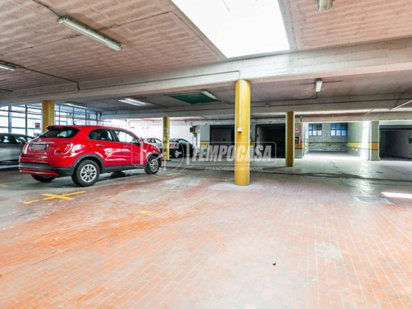negozio in affitto a Milano in zona Affori