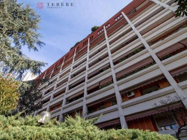 negozio in affitto a Milano in zona Piazzale Lodi