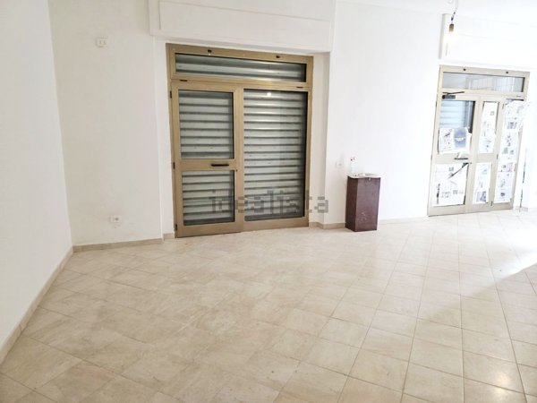 negozio in affitto a Milano in zona Villapizzone
