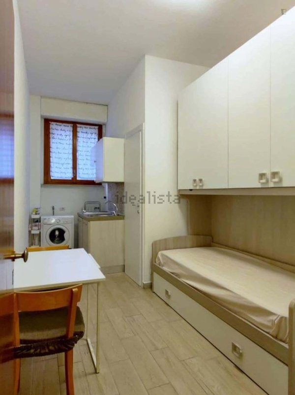monolocale in affitto a Milano in zona Solari