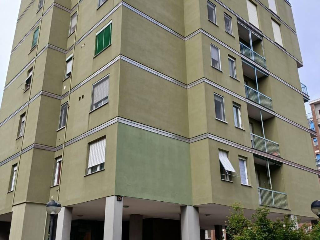 appartamento in affitto a Milano in zona Famagosta