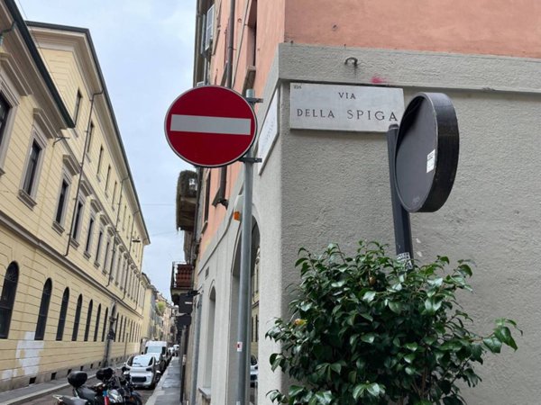 negozio in affitto a Milano