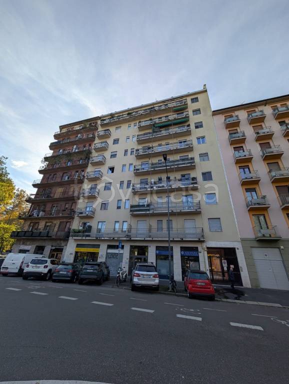negozio in affitto a Milano