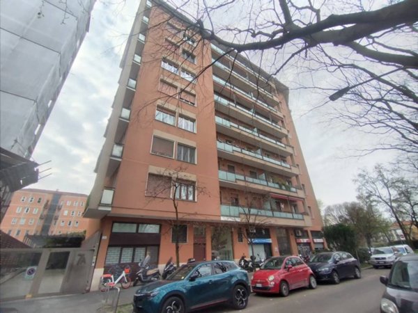 negozio in affitto a Milano