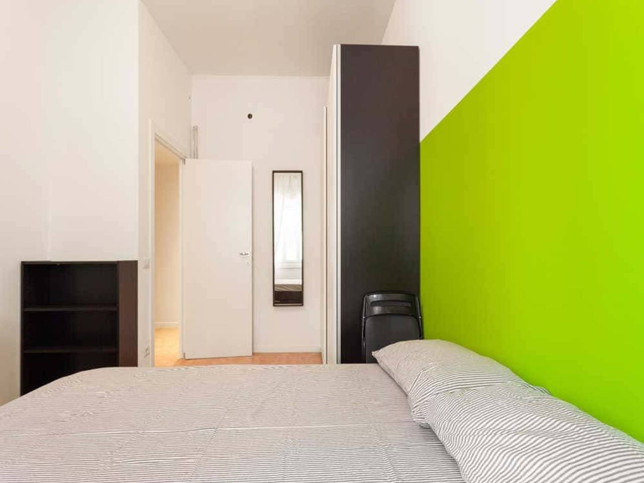 negozio in affitto a Milano in zona Lorenteggio