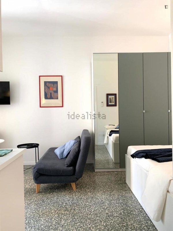 appartamento in affitto a Milano in zona Lorenteggio