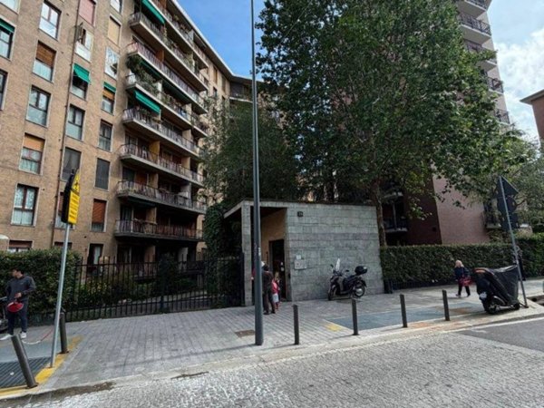 appartamento in affitto a Milano in zona Lorenteggio