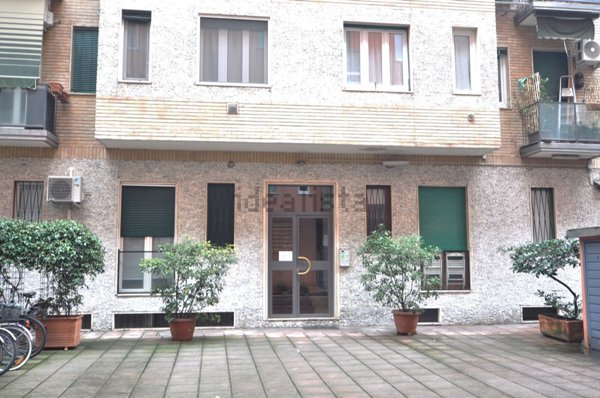 appartamento in affitto a Milano in zona Lorenteggio