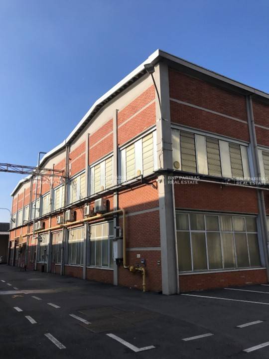 locale commerciale in affitto a Milano in zona Forlanini
