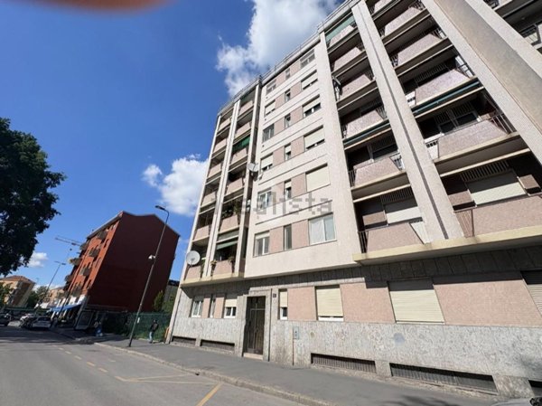 appartamento in affitto a Milano in zona Lorenteggio