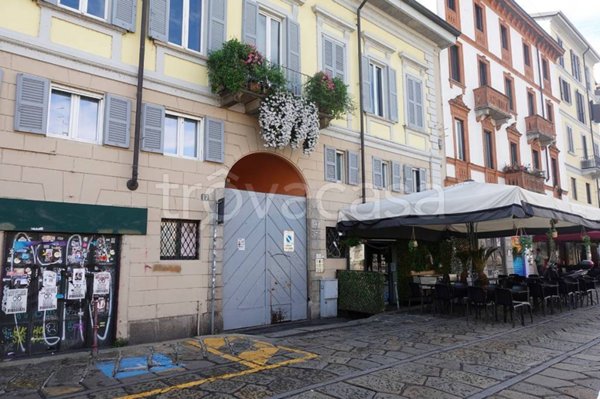 negozio in affitto a Milano in zona Porta Genova
