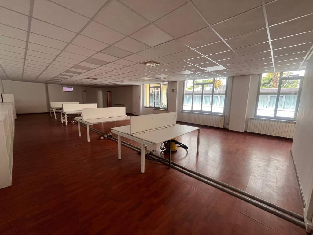 ufficio in affitto a Milano in zona Lorenteggio