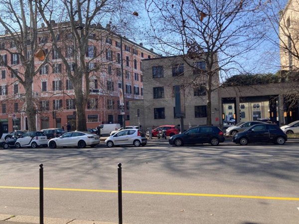 negozio in affitto a Milano in zona Isola
