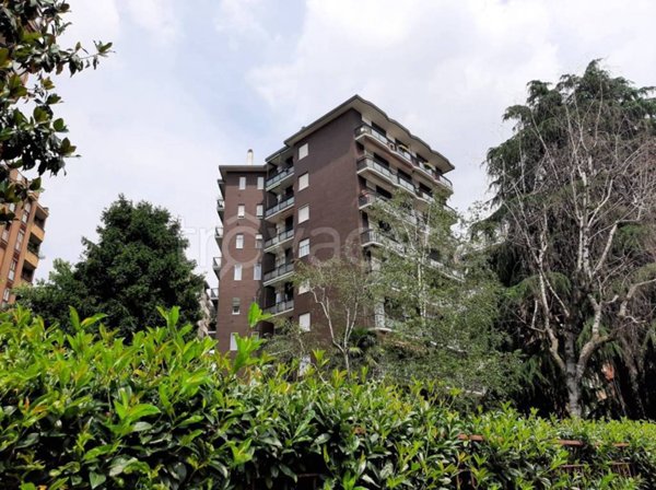 appartamento in affitto a Milano in zona Lorenteggio