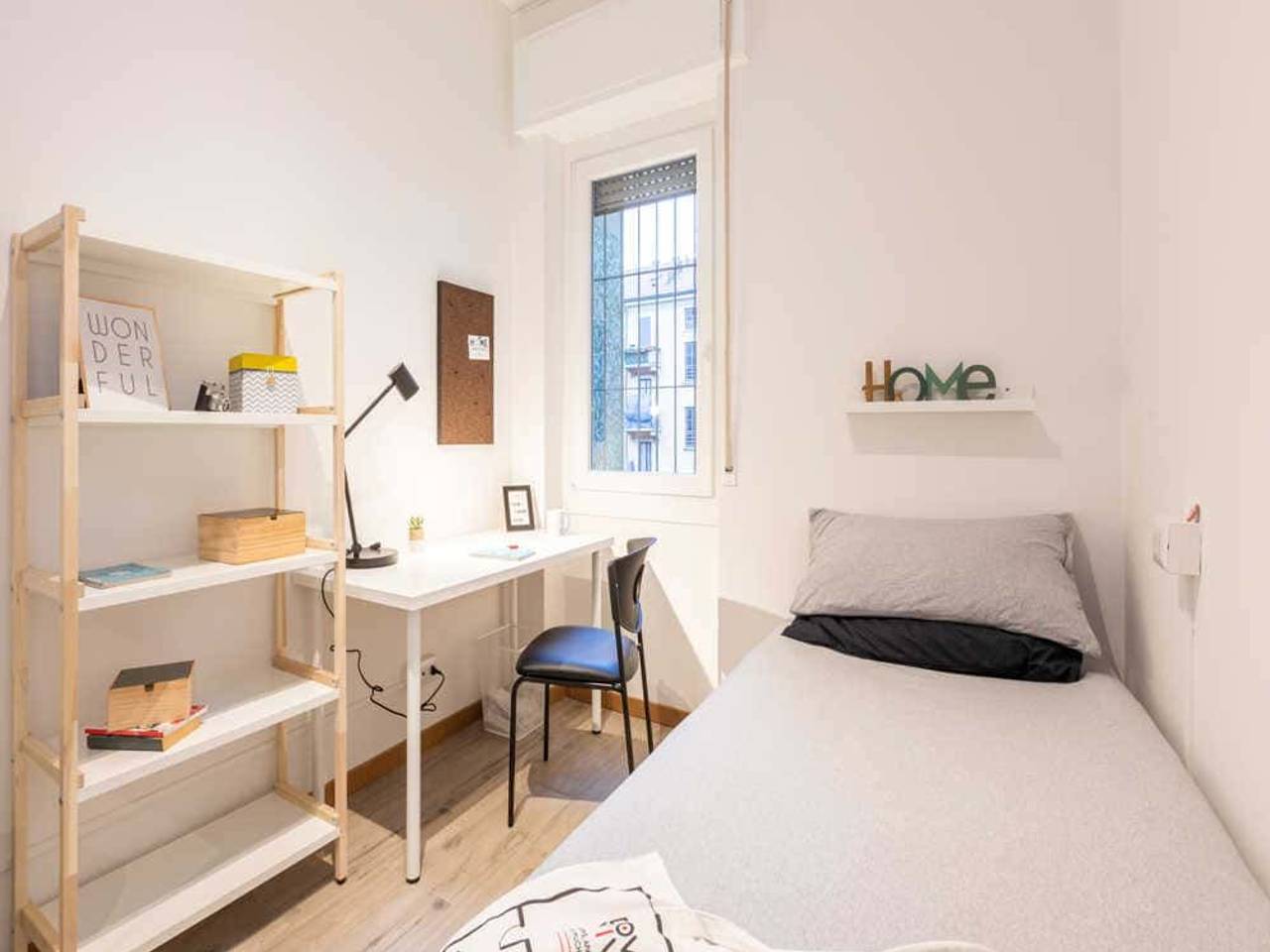 negozio in affitto a Milano in zona Famagosta