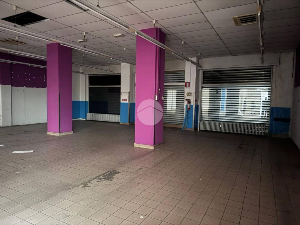 negozio in affitto a Milano in zona Vigentino
