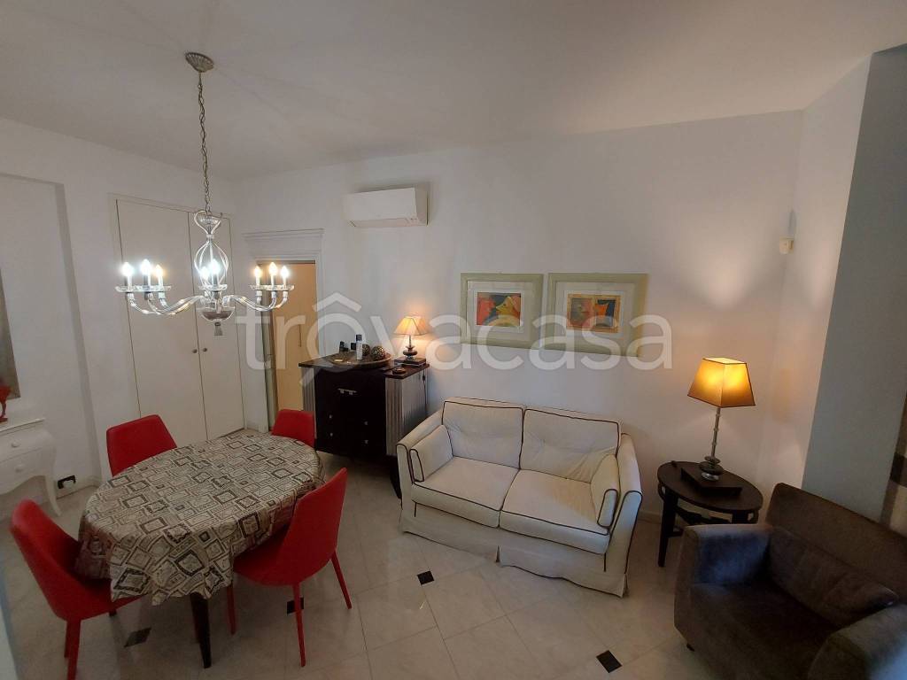 appartamento in affitto a Milano in zona Lorenteggio