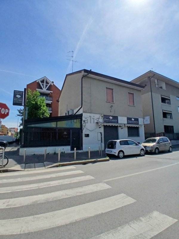 appartamento in affitto a Milano in zona Famagosta