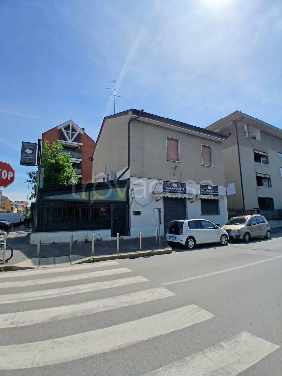 appartamento in affitto a Milano in zona Famagosta