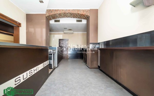 locale commerciale in affitto a Milano