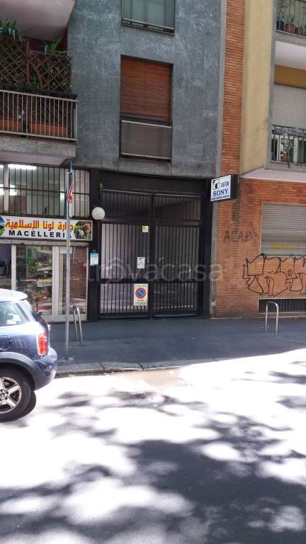 negozio in affitto a Milano