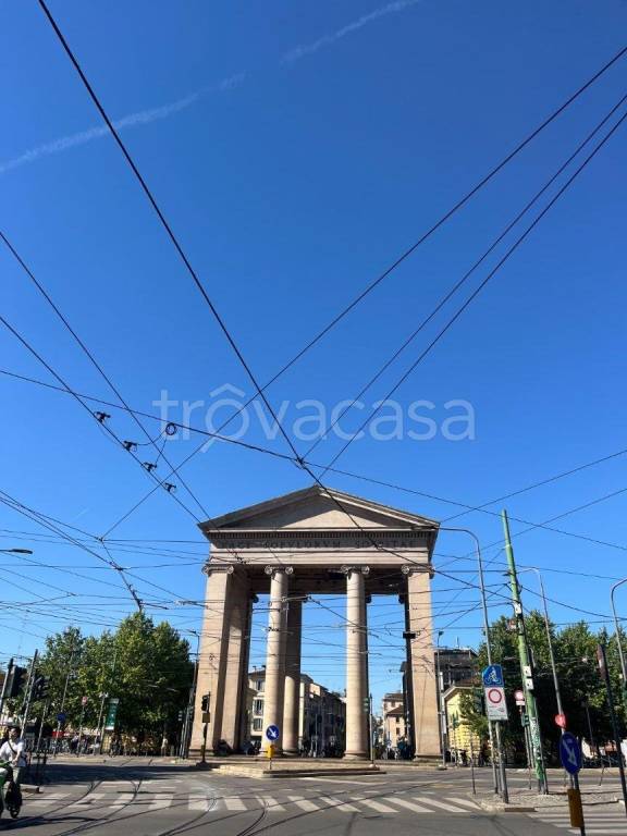 locale commerciale in affitto a Milano