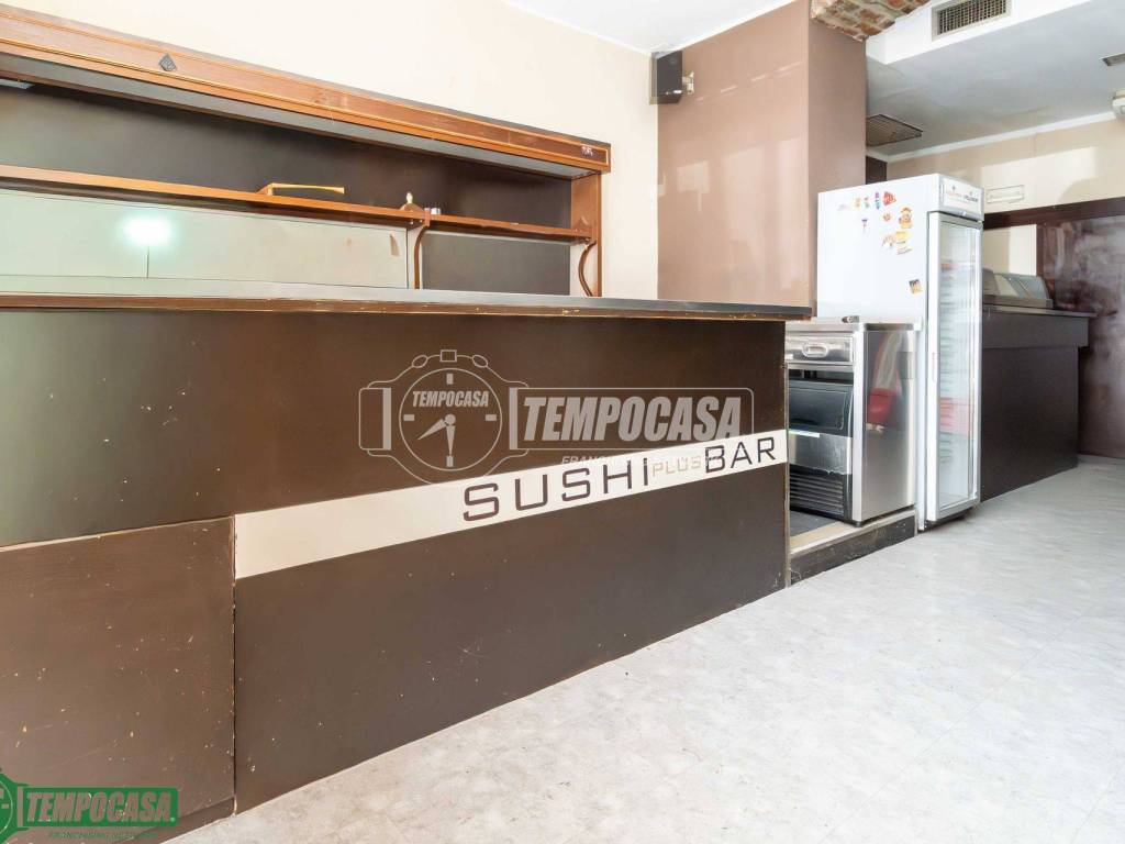 negozio in affitto a Milano in zona Centro Direzionale