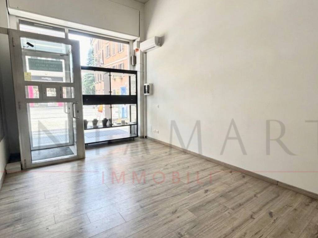 negozio in affitto a Milano in zona Porta Romana