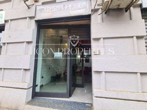 negozio in affitto a Milano